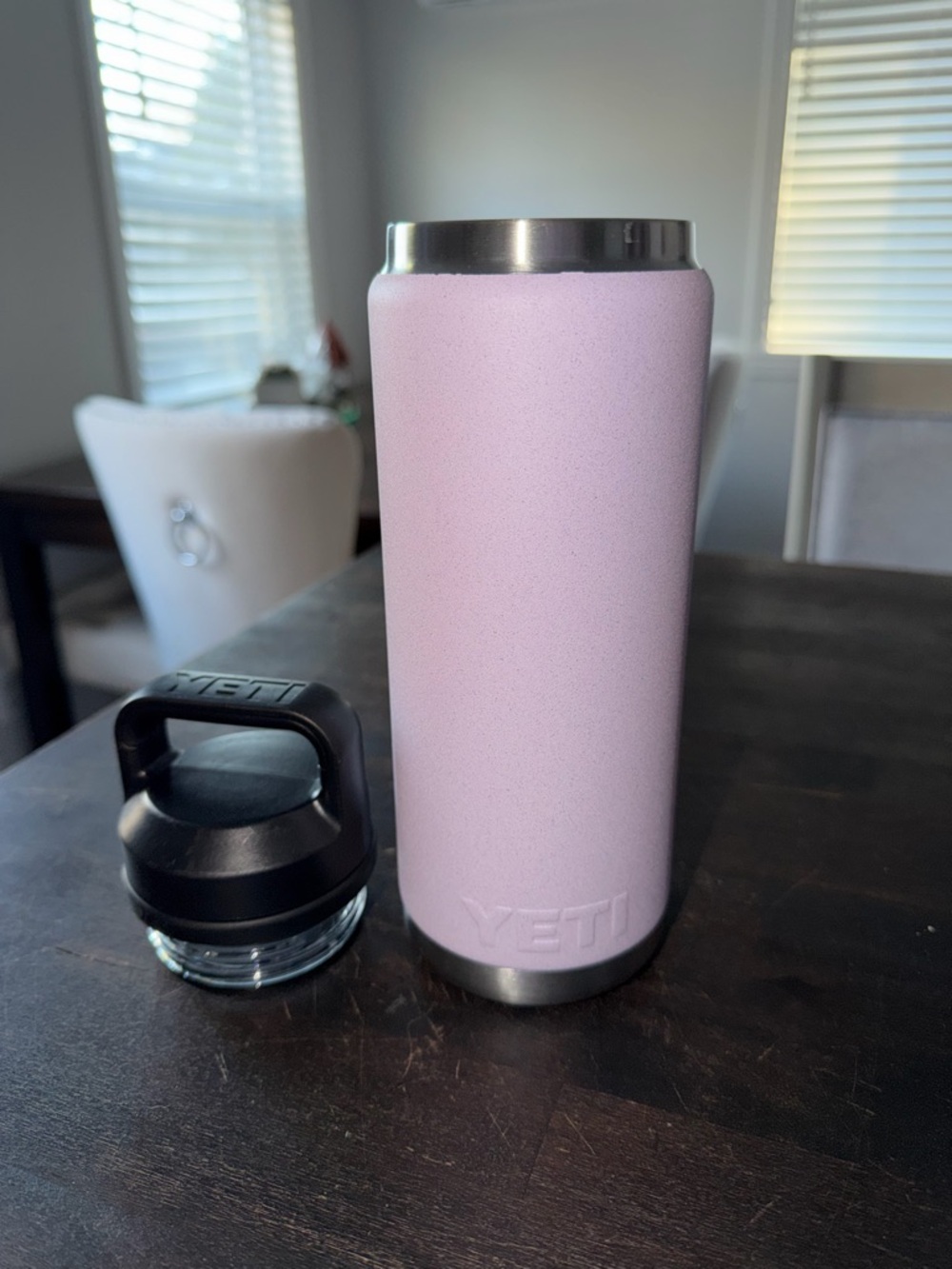 Yeti 32 oz Lavender Pink Rambler Tumbler with Black Lid